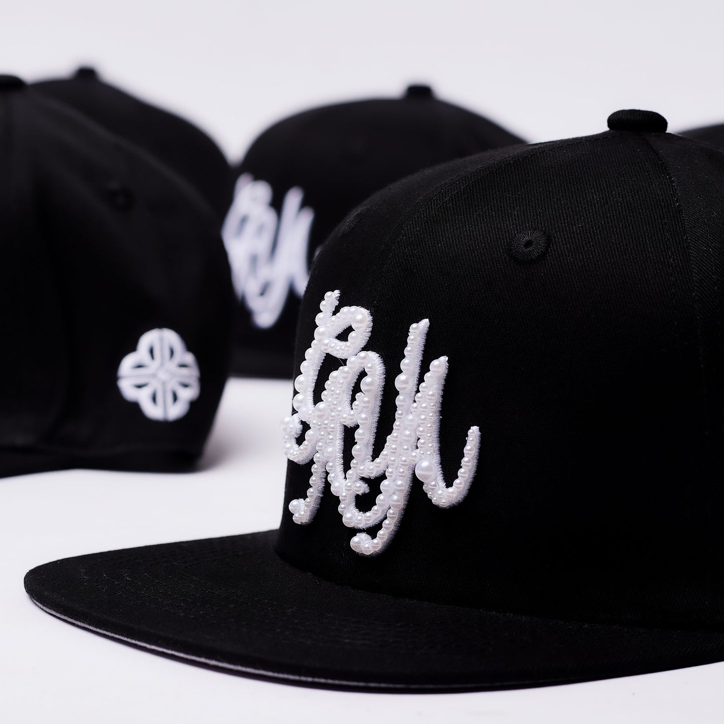 Maison Noir Pearl cap