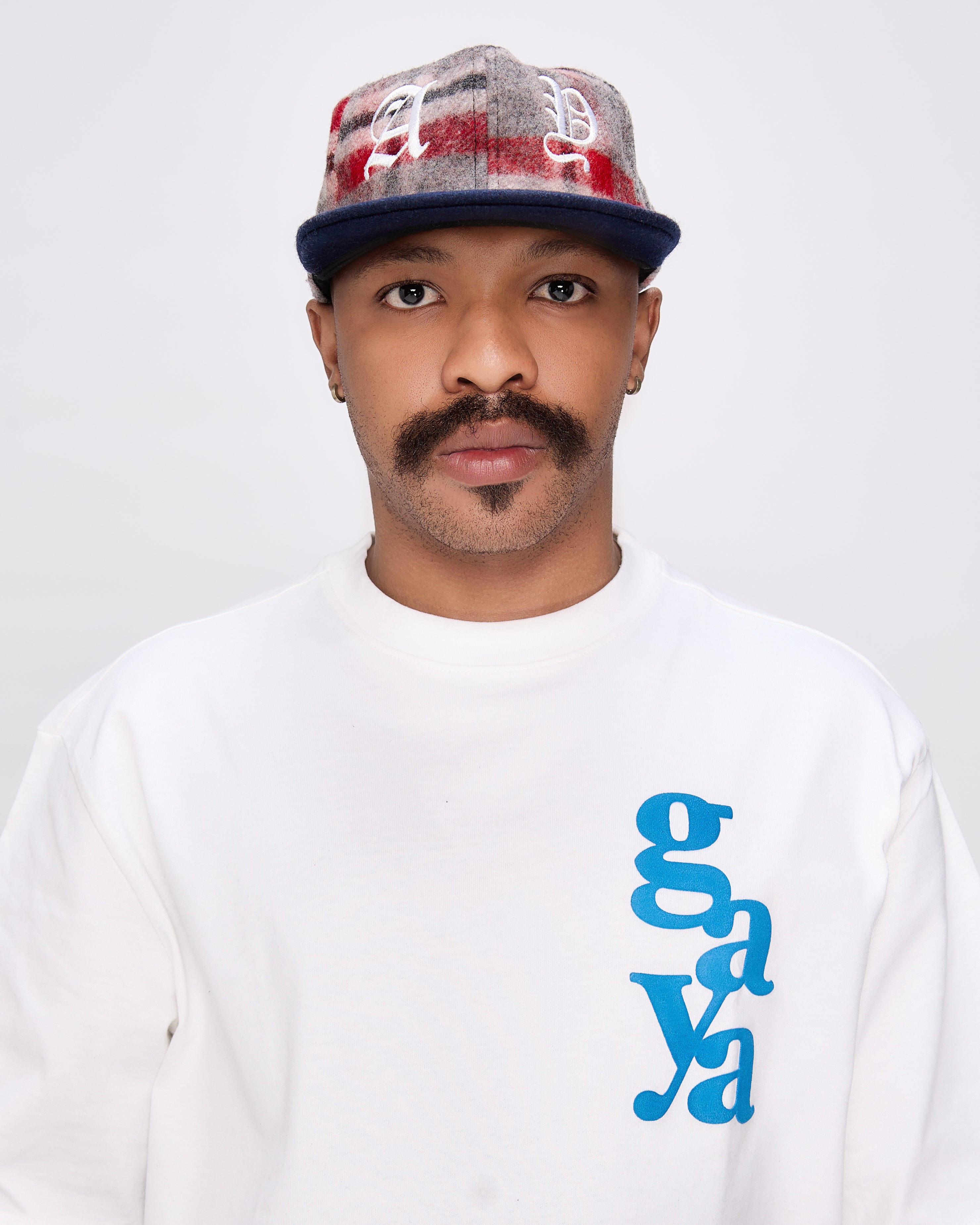 Grey & Red Scotch Cap – Gaya